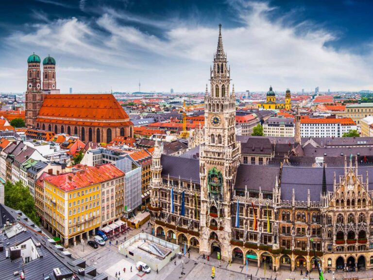 Munich City Hop-on Hop-off Sightseeing Bus Tour